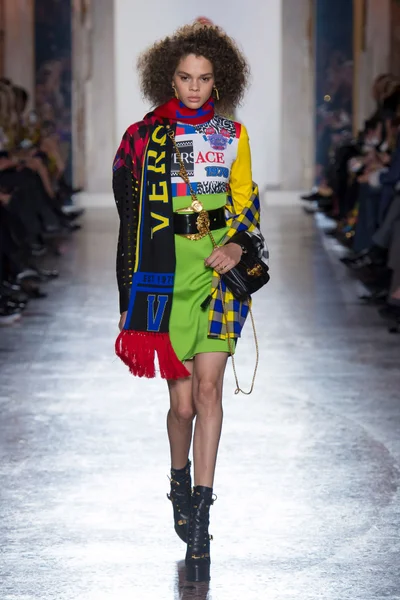 Look 25